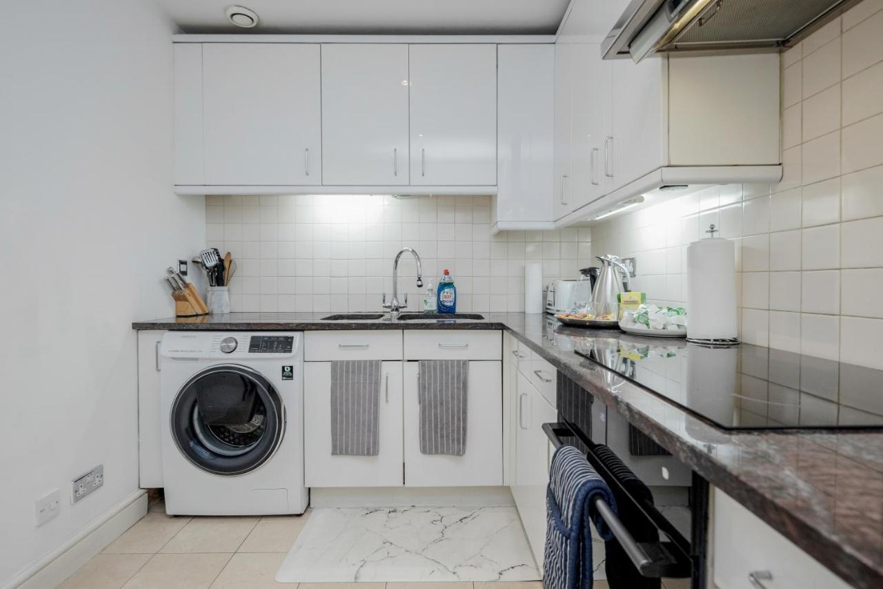 Oxford Street Homestay 런던 외부 사진
