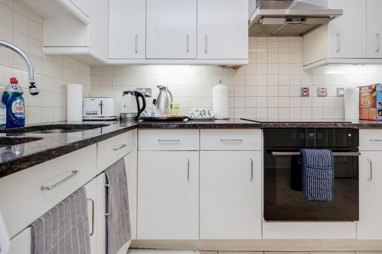Oxford Street Homestay 런던 외부 사진