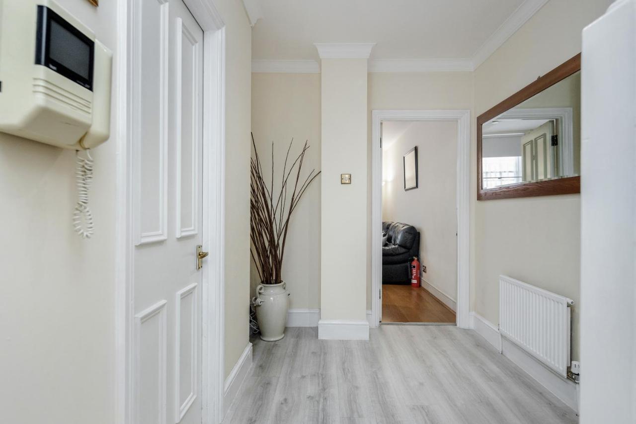 Oxford Street Homestay 런던 외부 사진
