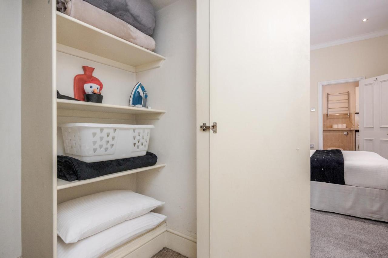 Oxford Street Homestay 런던 외부 사진
