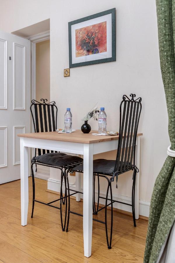 Oxford Street Homestay 런던 외부 사진