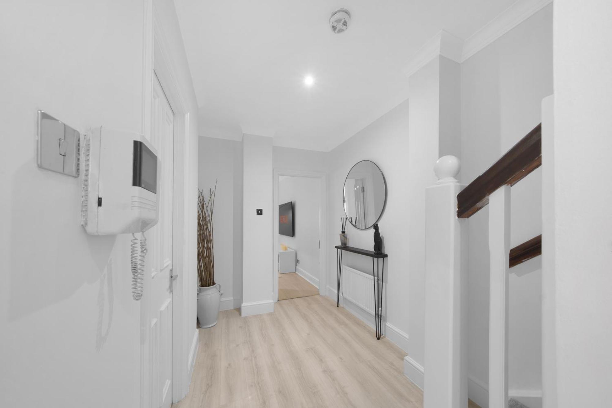 Oxford Street Homestay 런던 외부 사진